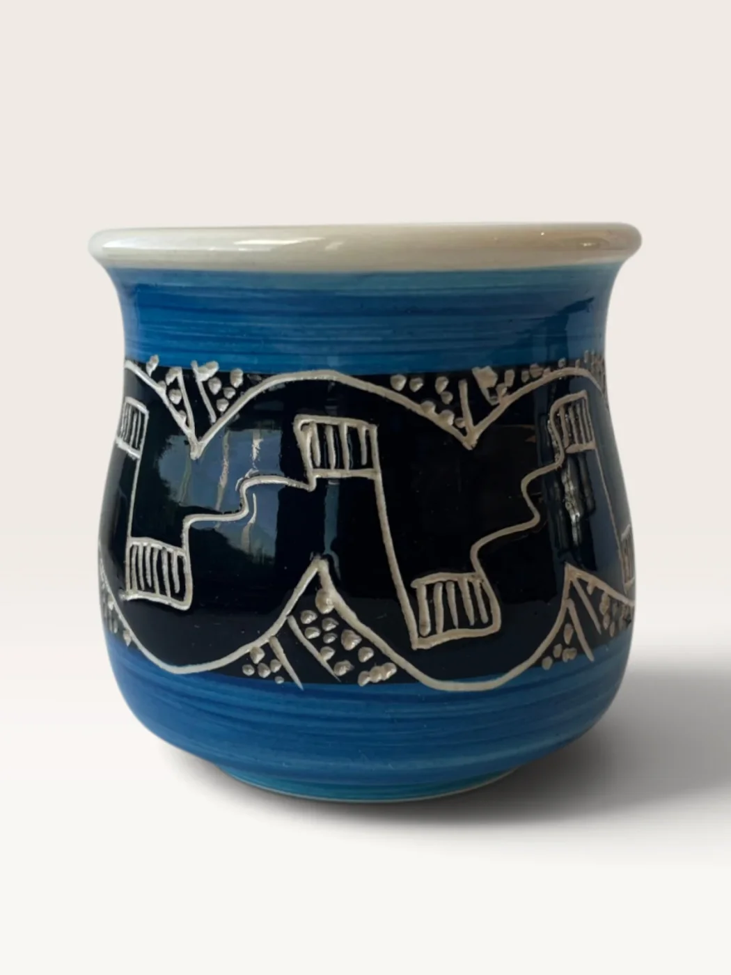 Pora, handmade ceramic mate painted by Lucio Pederiva
