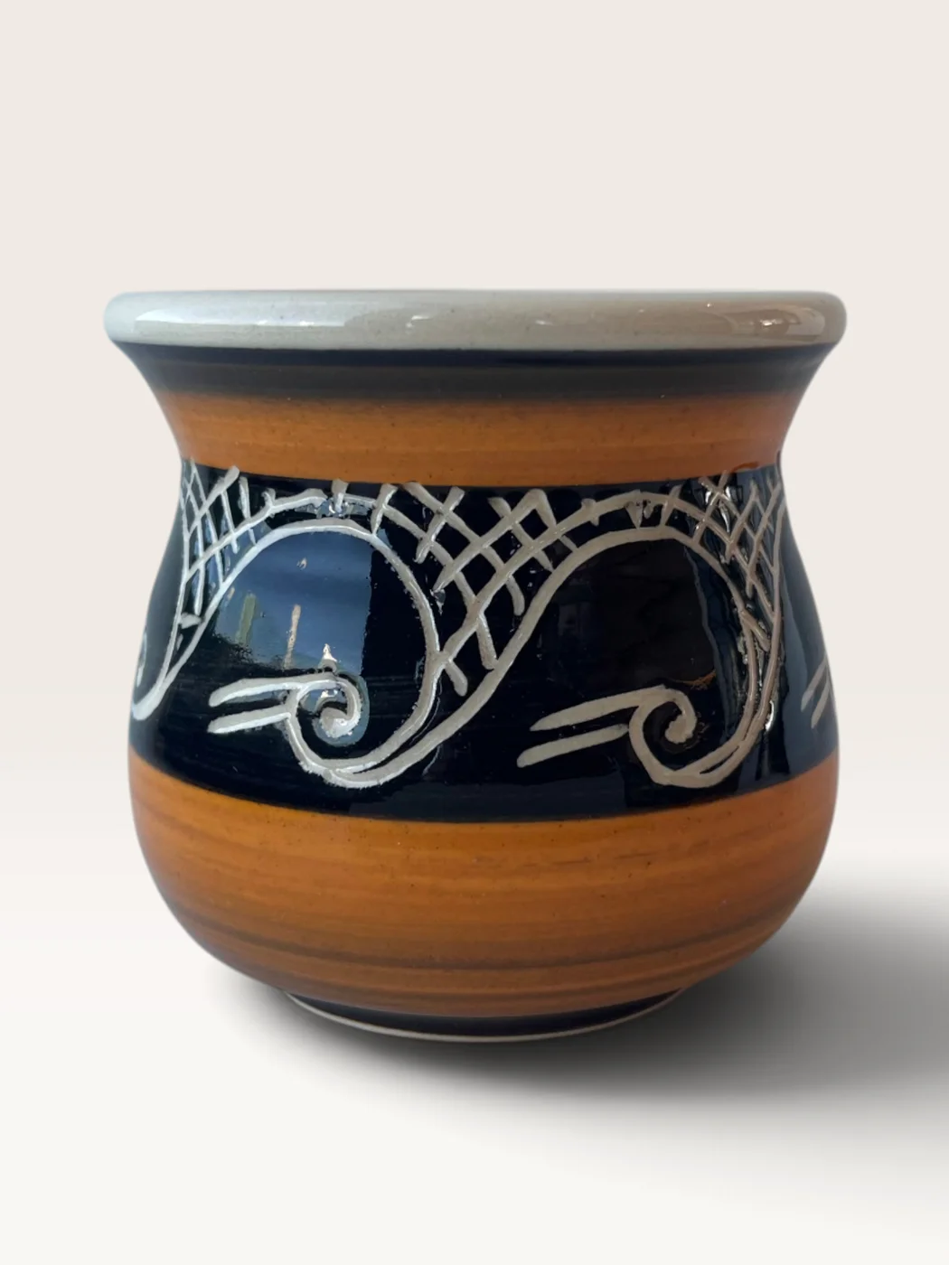 Kuarahyra, handmade ceramic mate painted by Lucio Pederiva