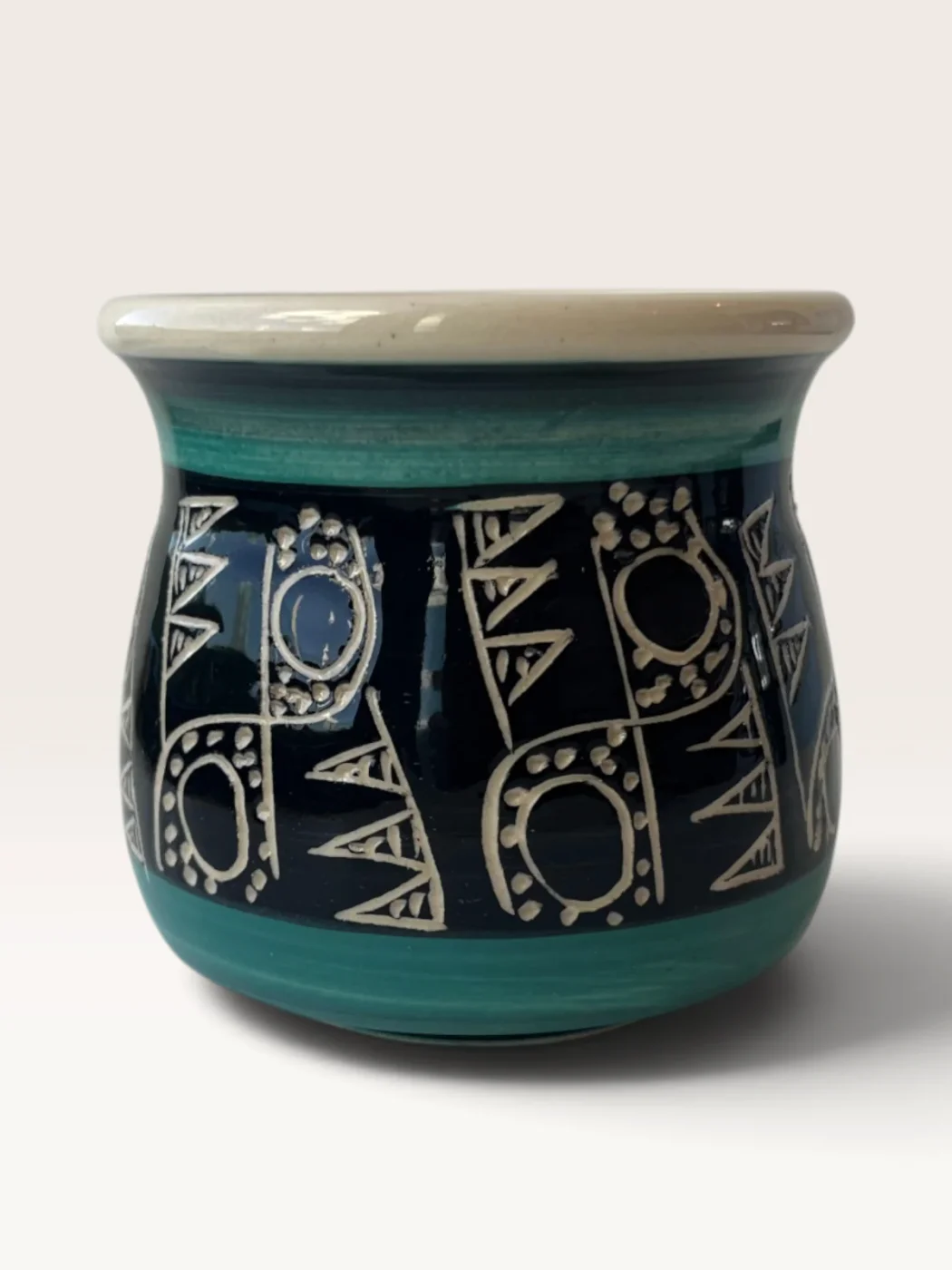 Vya, handmade ceramic mate painted by Lucio Pederiva