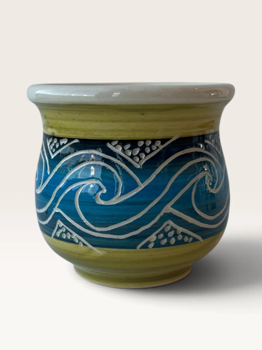 Mandio, handmade ceramic mate painted by Lucio Pederiva