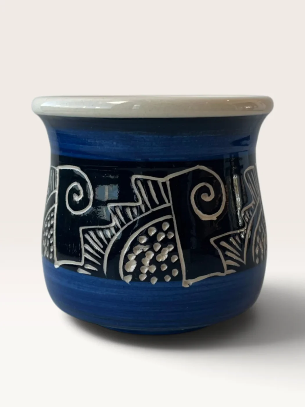 Y, handmade ceramic mate painted by Lucio Pederiva