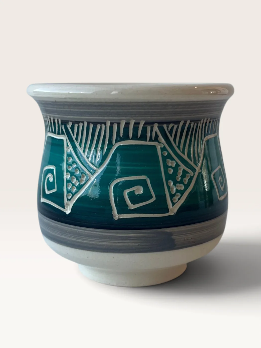 Aguyje, handmade ceramic mate painted by Lucio Pederiva