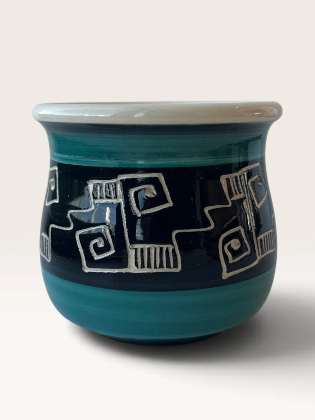 Guata, handmade ceramic mate painted by Lucio Pederiva