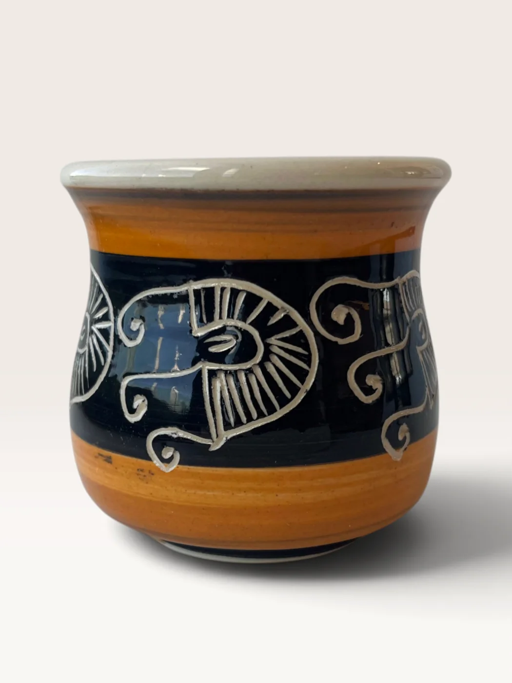Kuarahy, handmade ceramic mate painted by Lucio Pederiva
