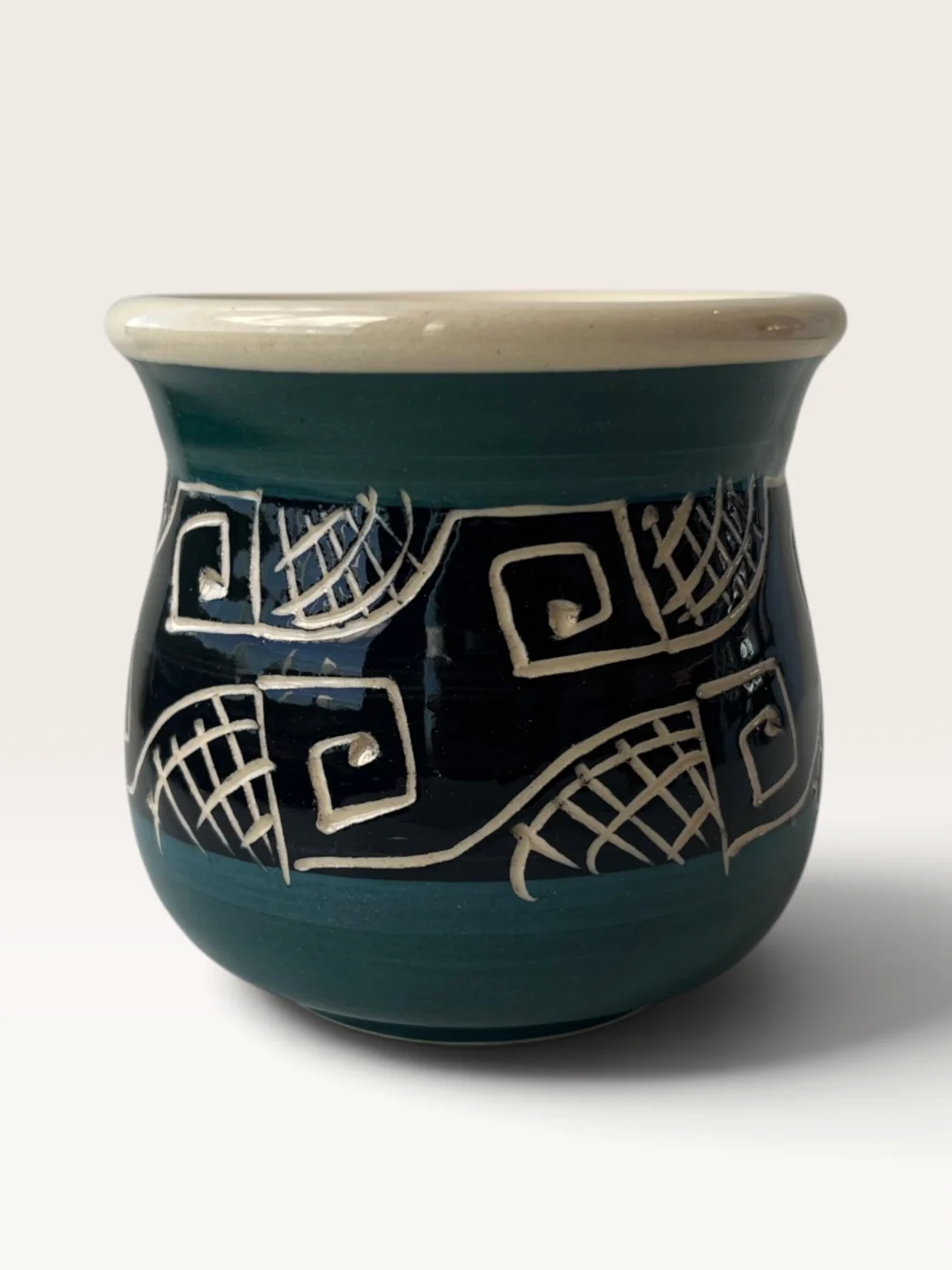 Angue, handmade ceramic mate painted by Lucio Pederiva