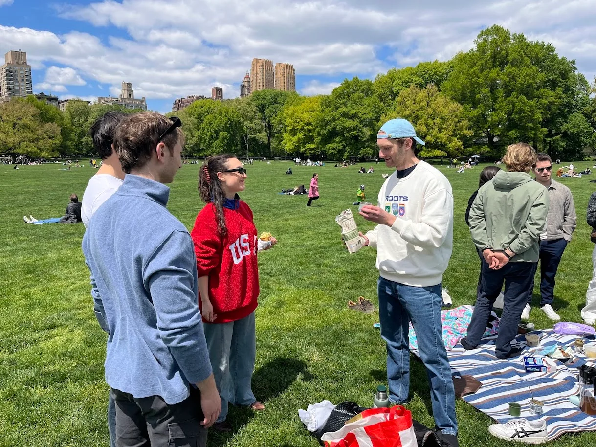 Outdoor mate gathering